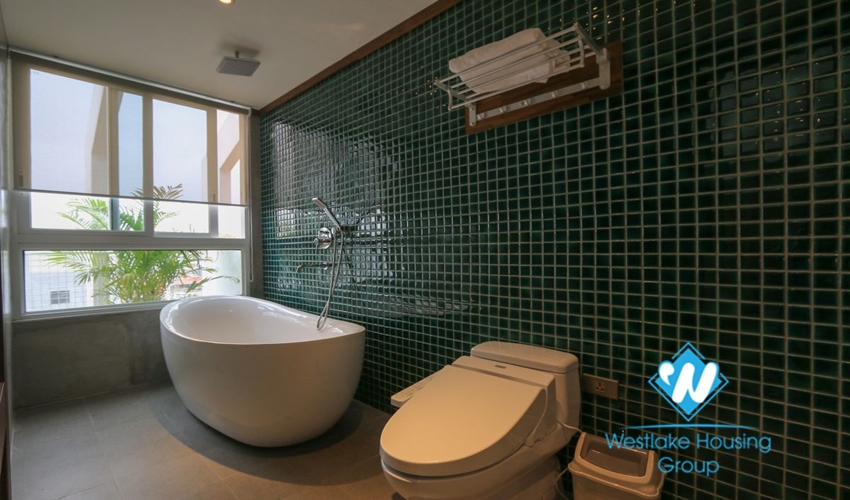 A beautiful 3 bedroom apartment for rent in Dao tan, Ba dinh